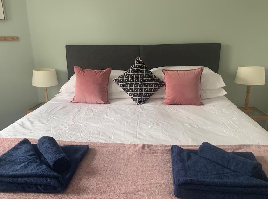 May Cottage - Heart Of Vibrant Village & 10 Mins Walk To Beach Milford on Sea Eksteriør bilde