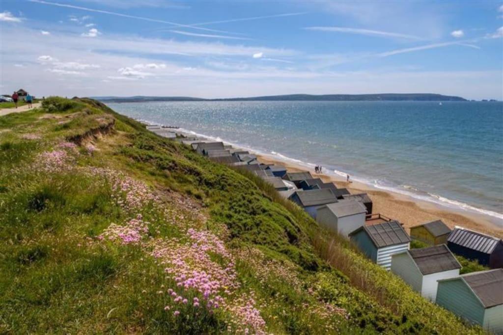 May Cottage - Heart Of Vibrant Village & 10 Mins Walk To Beach Milford on Sea Eksteriør bilde